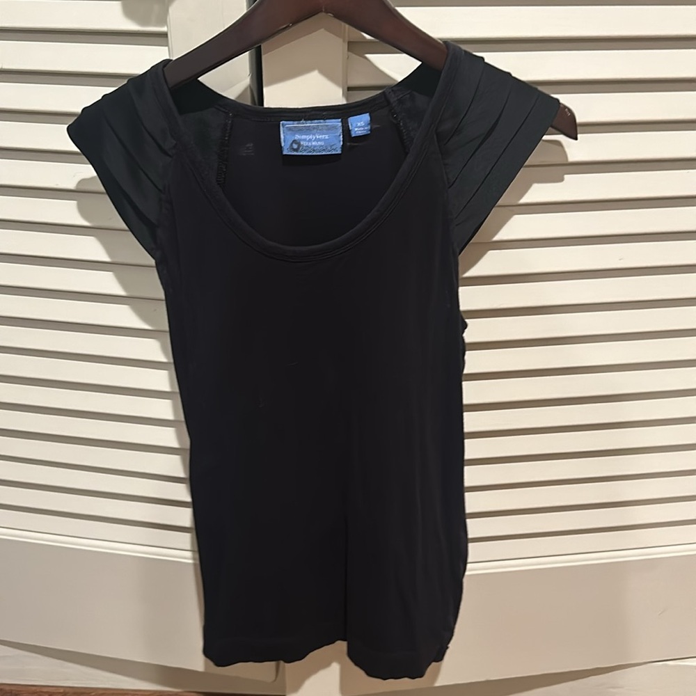 Simply Vera Wang Black Tee